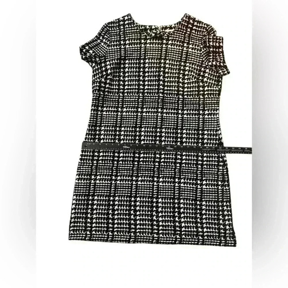 Calvin Klein Black & White Dress Size 16 – Short Sleeve, Shift Style, Back Zip - Picture 7 of 7